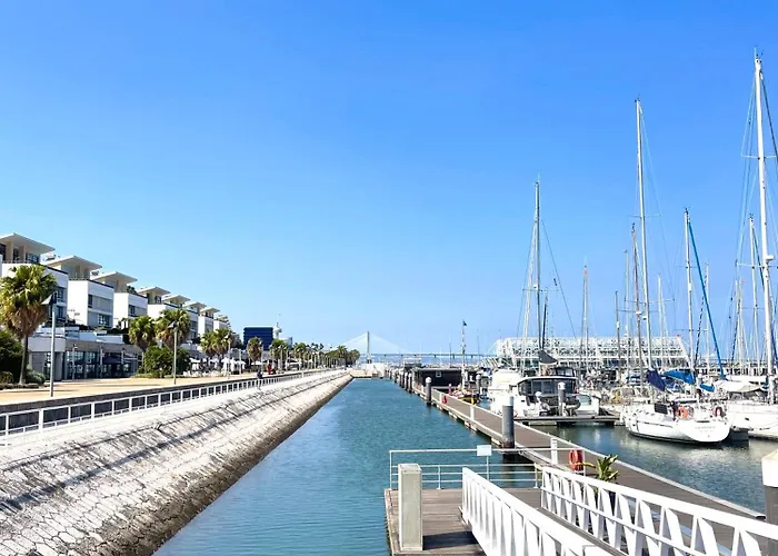 On - Sailboat Bådhotel