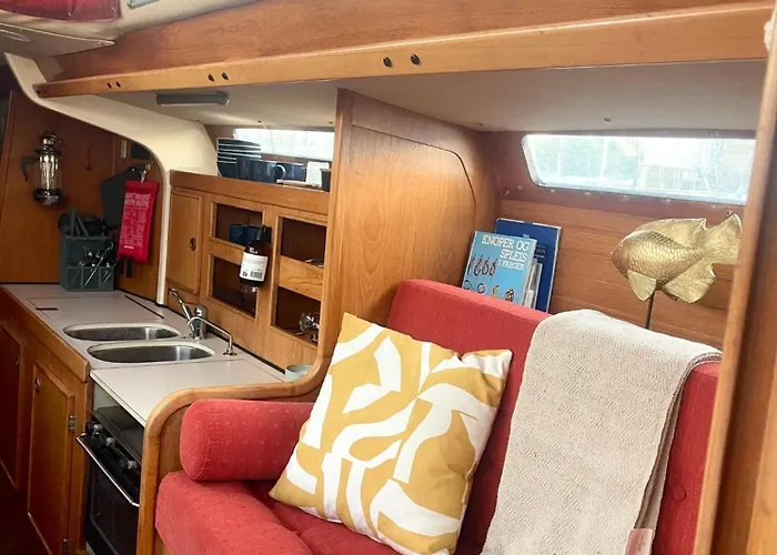 On - Sailboat Bådhotel Lisboa