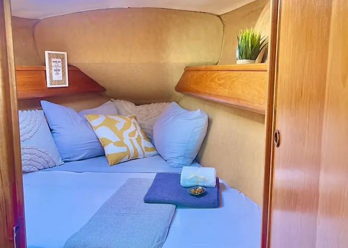 On - Sailboat Bådhotel *