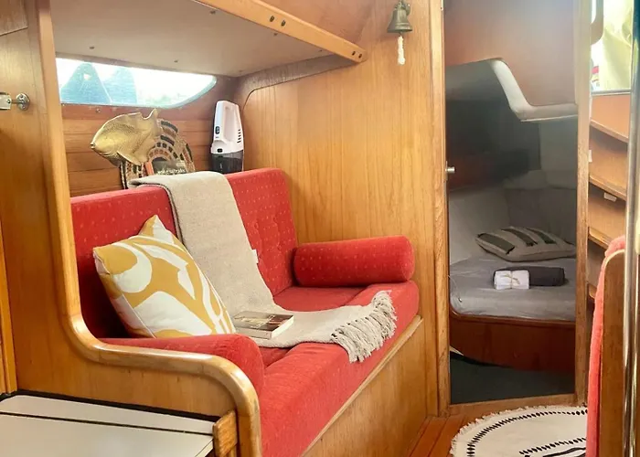 On - Sailboat Bådhotel Lisboa