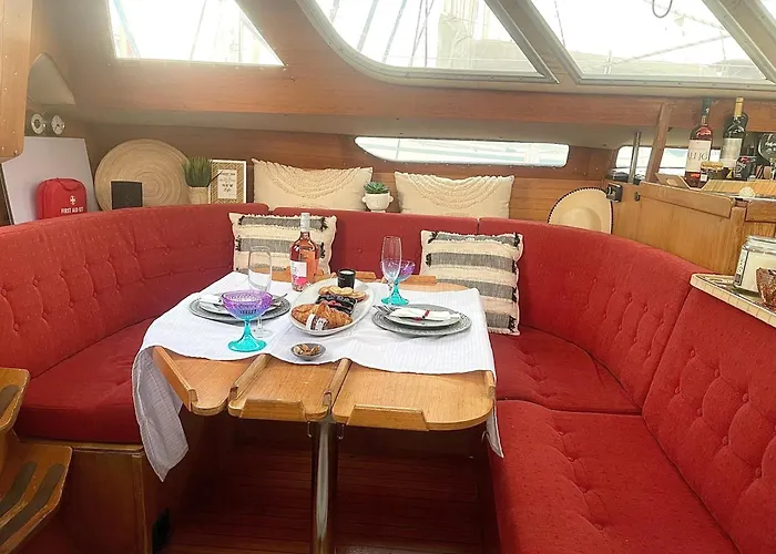 On - Sailboat Bådhotel