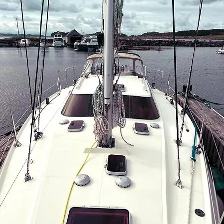 On - Sailboat Hotel en barco