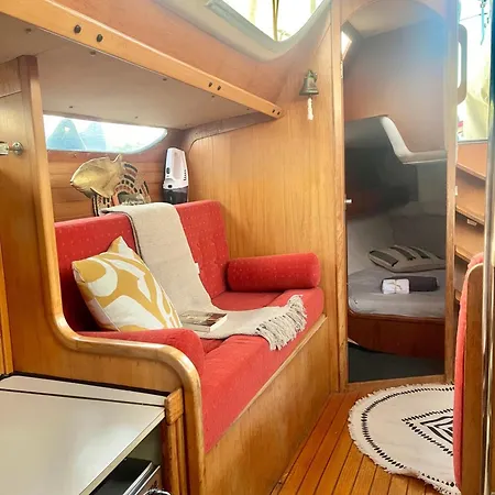 On - Sailboat Hotel en barco Lisboa