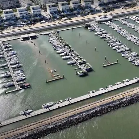 ספינת מלון On - Sailboat