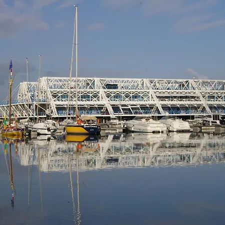 On - Sailboat * ליסבון