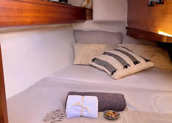 On - Sailboat * Lisbona