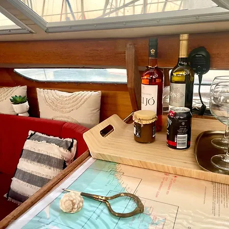 보트호텔 On - Sailboat