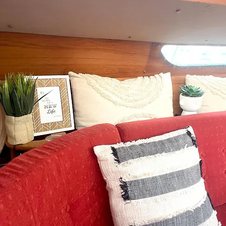 On - Sailboat Lisboa